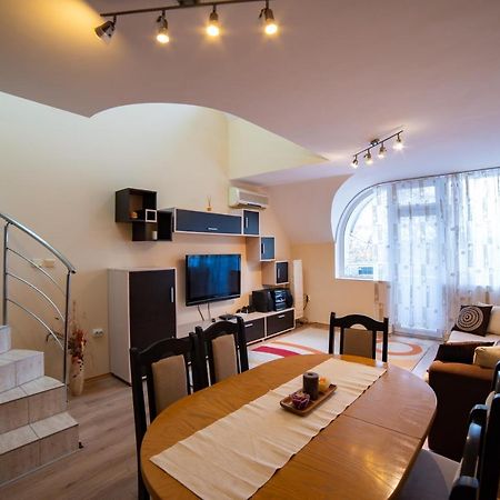 Maisonette Picadilly Varna Extérieur photo
