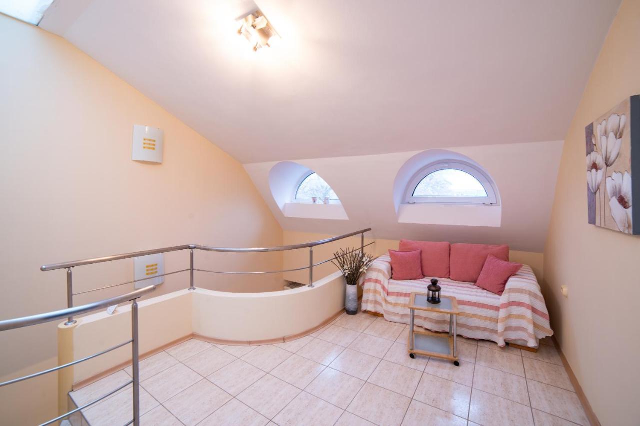 Maisonette Picadilly Varna Extérieur photo