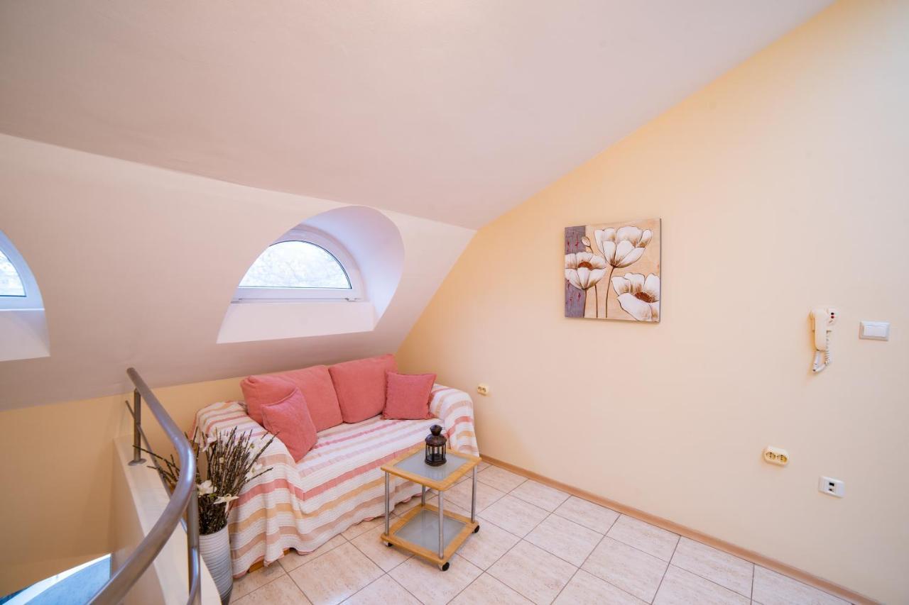 Maisonette Picadilly Varna Extérieur photo